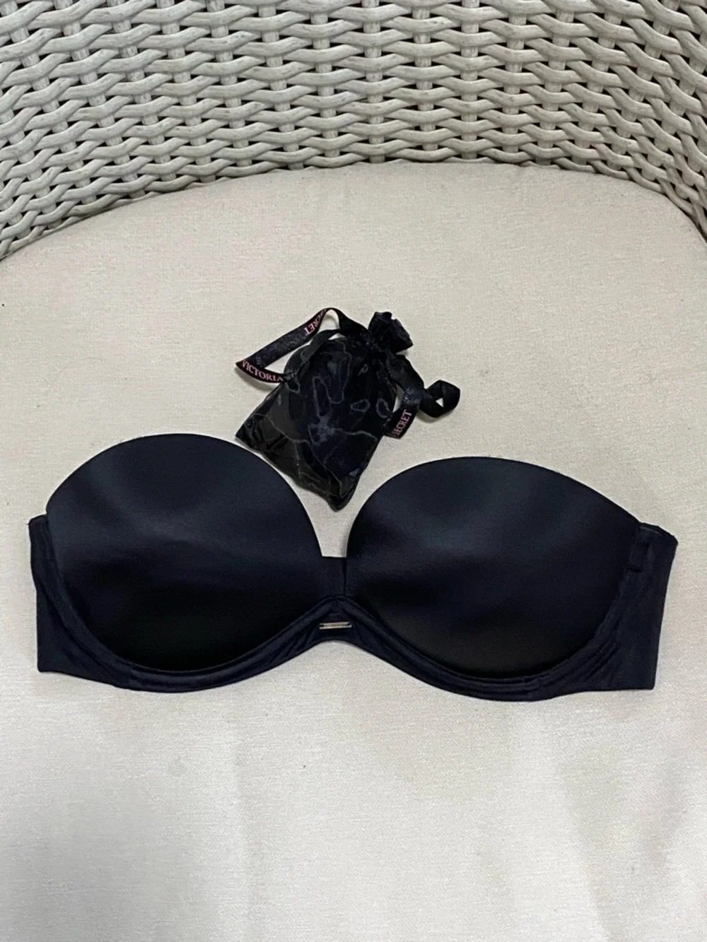 VS Black Very Sexy Multi Way Push-Up Bra - Convertible Strapless with Straps 34C